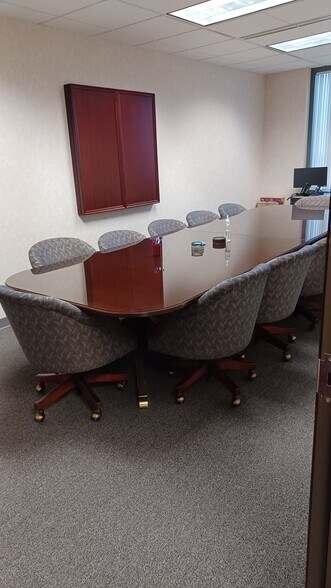 More Photos Of One Towne Sq, Southfield Office For Lease