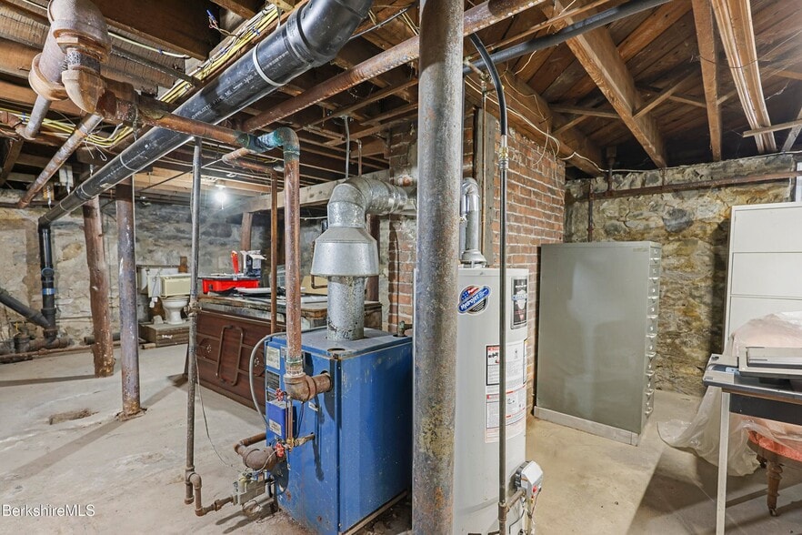 More Photos Of 92 Elm St, Pittsfield Office For Sale