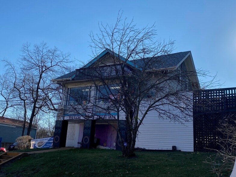 More Photos Of 7010 Westmoreland Ave, Takoma Park General Retail For Sale