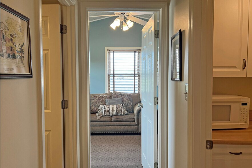 More Photos Of 81 Steele Rd, Franklin Office For Lease