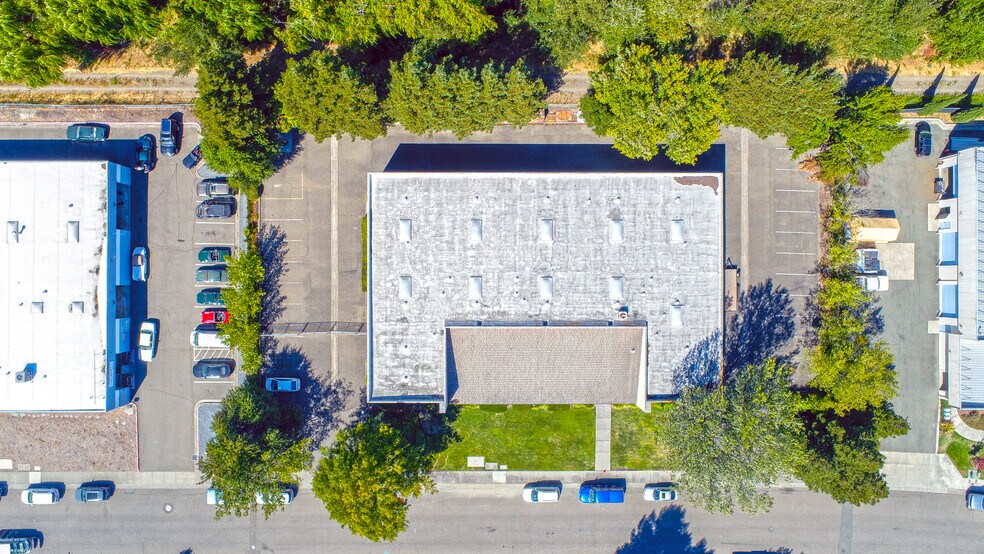 More Photos Of 566 Portal St, Cotati Showroom For Sale