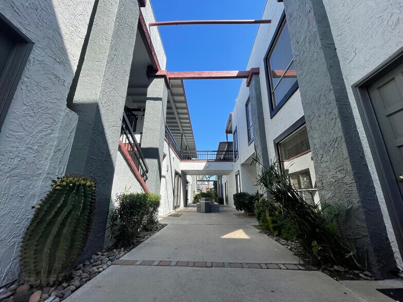 More Photos Of 2942 N 24th St, Phoenix Office Residential For Lease