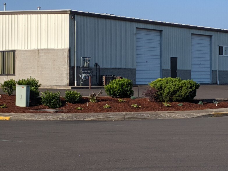 More Photos Of 710 Commercial St, Eugene Warehouse For Lease