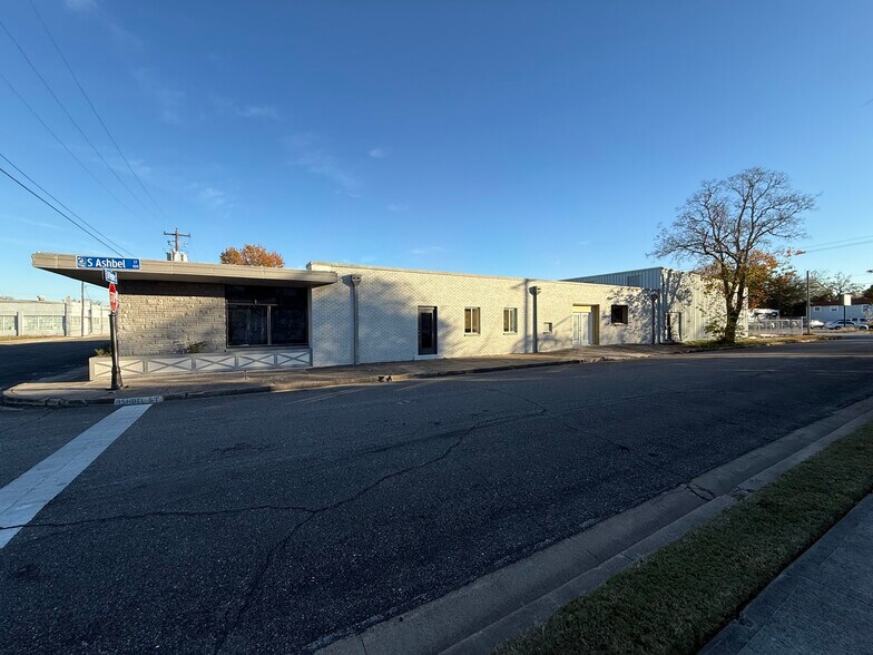 More Photos Of 117-119 W Pearce St, Baytown Flex For Sale