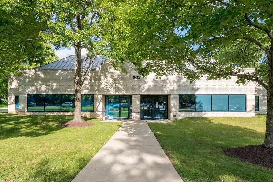 More Photos Of 904 Wind River Ln, Gaithersburg Office For Sale