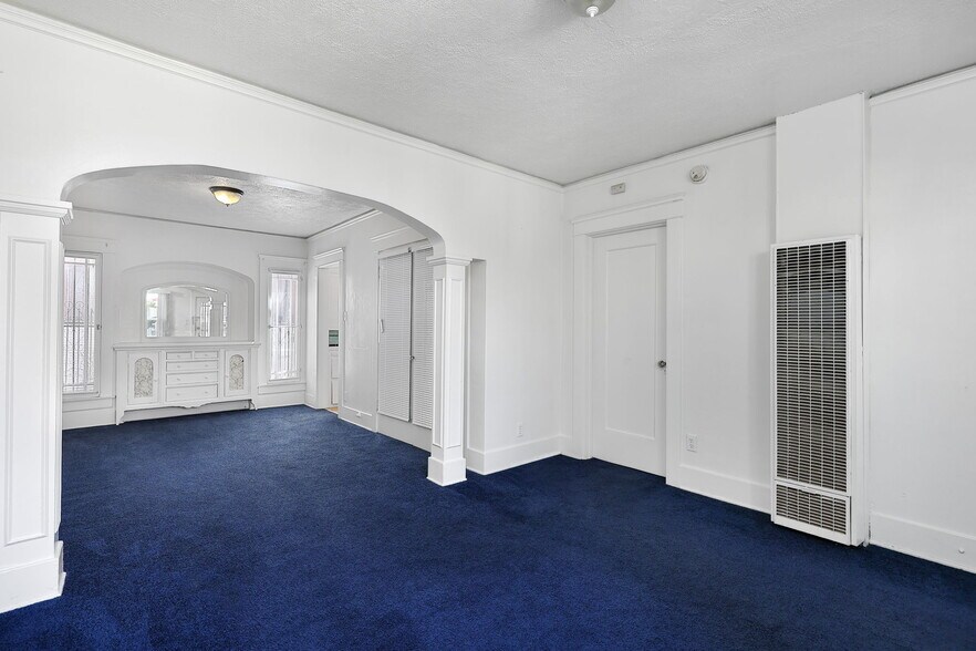 More Photos Of 1462 W 53rd St, Los Angeles Apartments For Sale