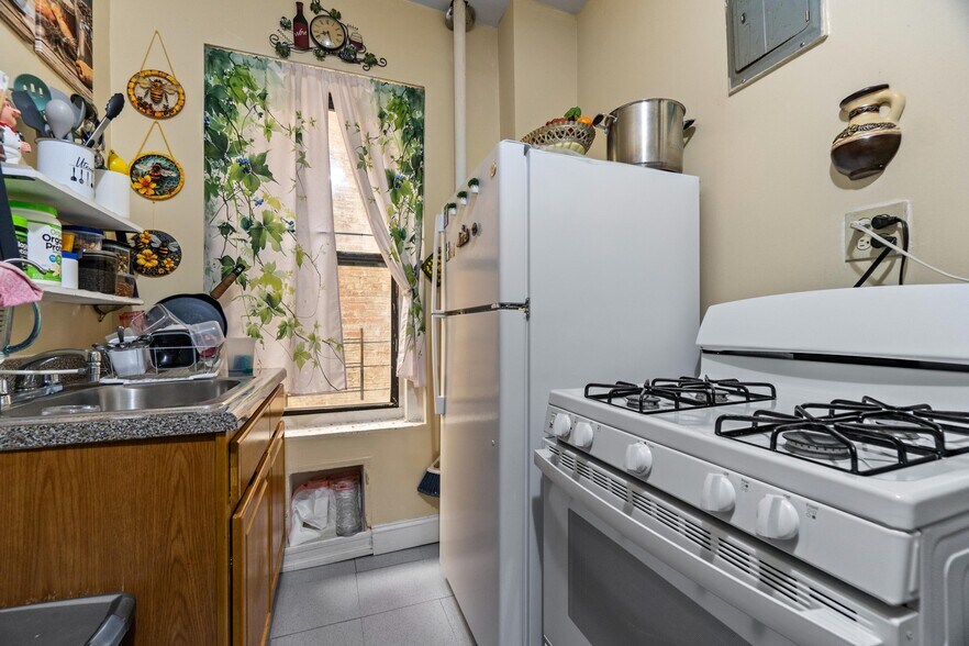 More Photos Of 3207 Hull Ave, Bronx Apartments For Sale