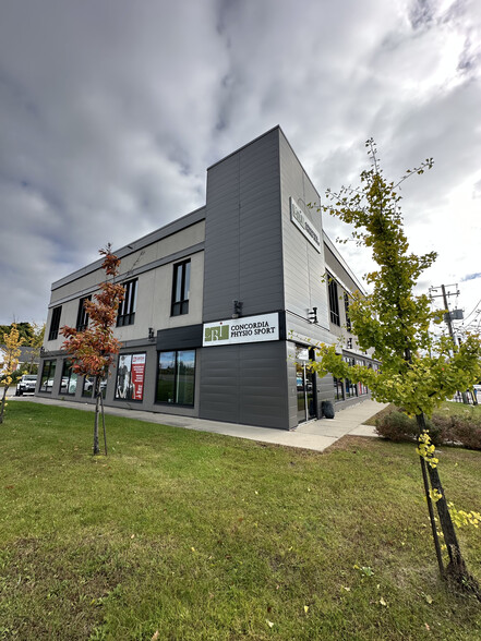 Primary Photo Of 201 Av Cartier, Pointe-claire Medical For Lease