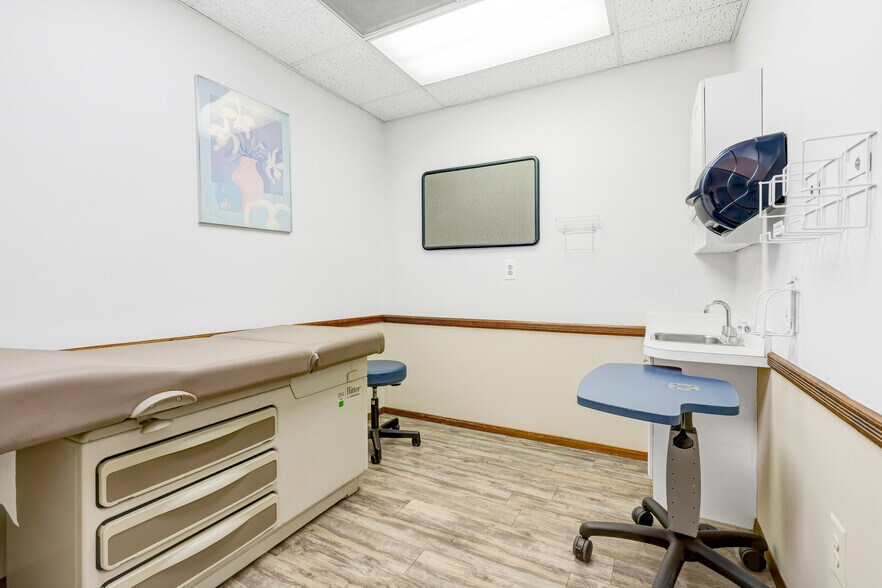 More Photos Of 1163 Route 37 W, Toms River Medical For Lease