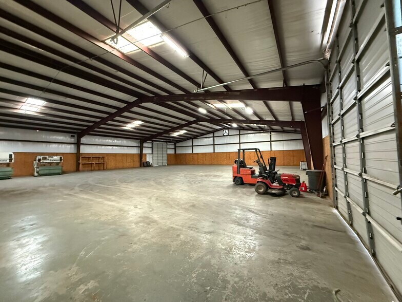 More Photos Of 4544 Maxey Rd, Alvarado Service For Lease