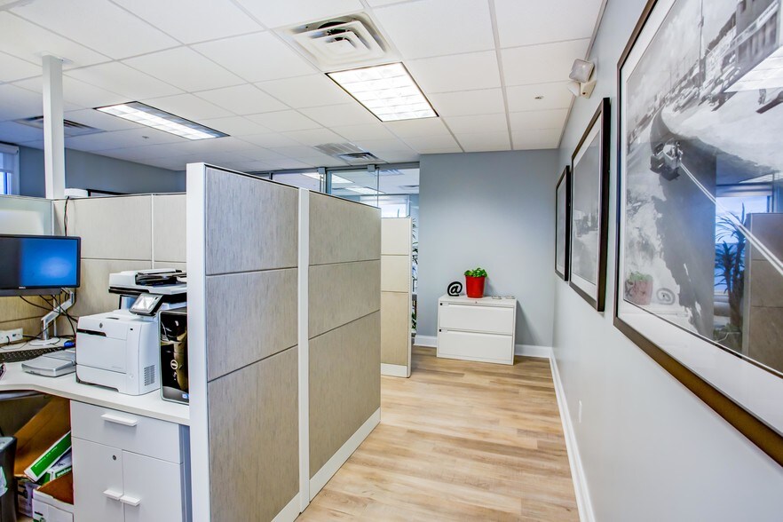 More Photos Of 543 Harbor Blvd, Destin Office For Sale