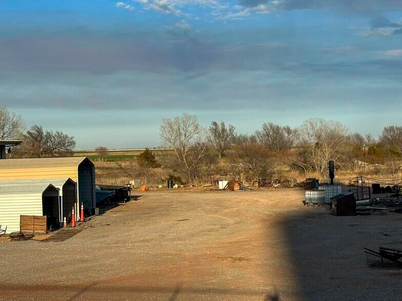More Photos Of 17201 S Highway 81, Bison Warehouse For Sale