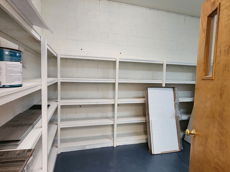 More Photos Of 720 6th St, Clarkston Medical For Lease