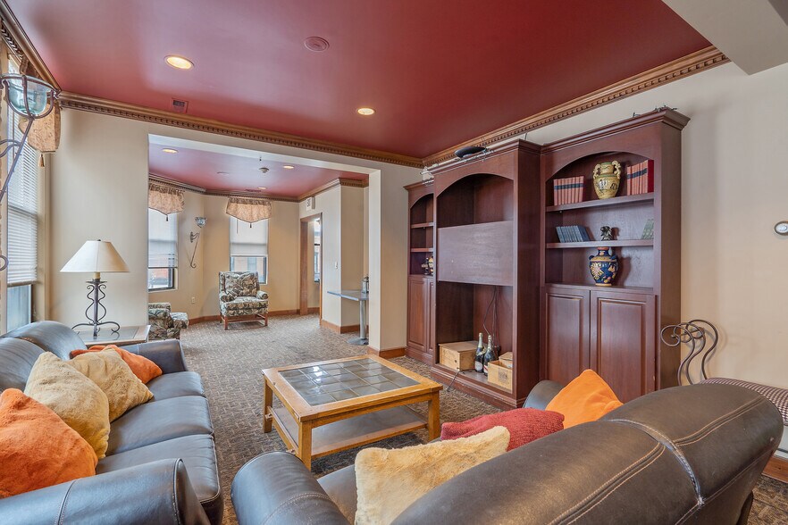 More Photos Of 700 N Salina St, Syracuse Restaurant For Sale