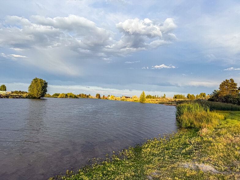 More Photos Of 87275 County Hwy 9-28, Christmas Valley Hotel For Sale