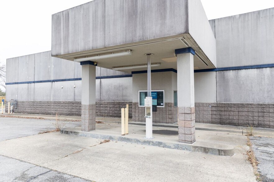 More Photos Of 634 N Bardstown Rd, Mount Washington General Retail For Sale