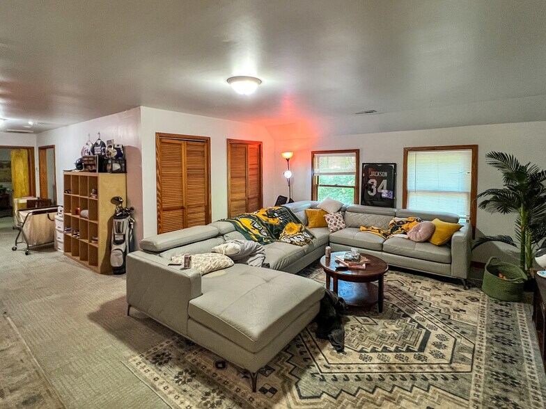 More Photos Of 1275 Tunnel Rd, Asheville Medical For Sale