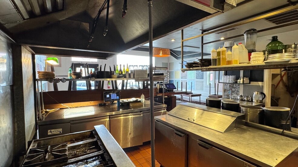 More Photos Of 35 E Commercial St, Willits Specialty For Sale