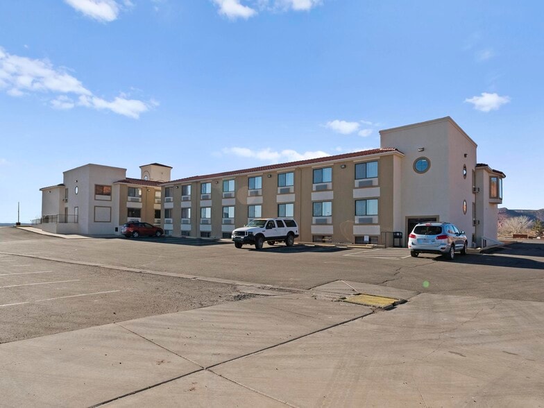 More Photos Of 815 E Hwy 89, Kanab Hotel For Sale