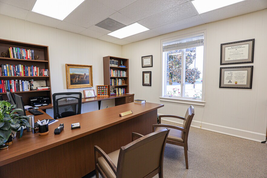 More Photos Of 630 Jefferson St, Paducah Office For Sale
