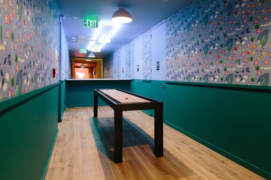 More Photos Of Two Embarcadero Ctr, San Francisco Office For Lease