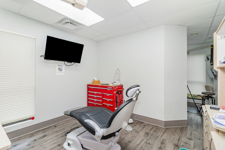 More Photos Of 2751 Blue Rock Rd, Cincinnati Medical For Sale