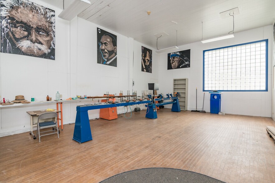 More Photos Of 154 S Mountain Rd, Northfield Schools For Sale