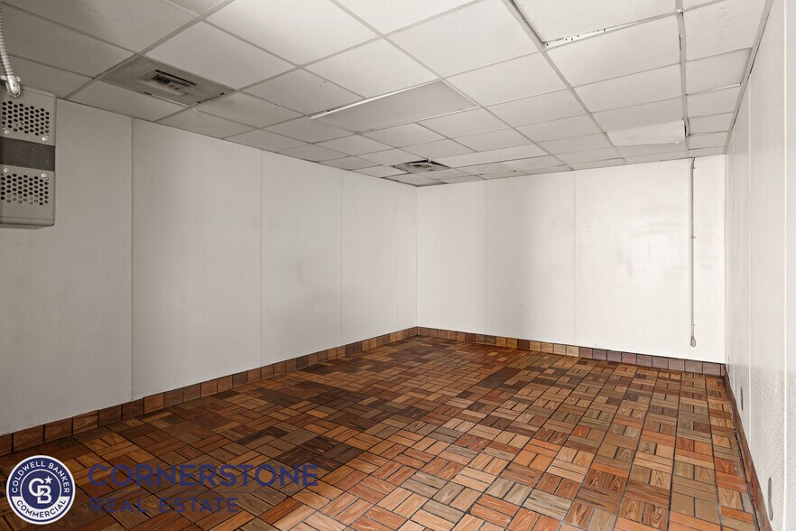More Photos Of 900 Pronghorn St, Casper Restaurant For Sale