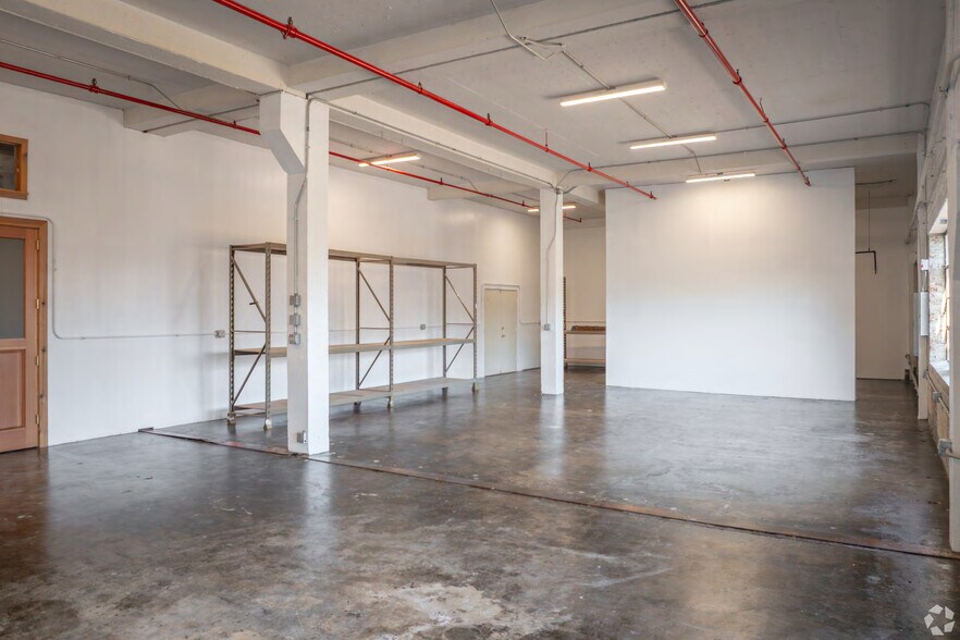 More Photos Of 3850 W Cortland St, Chicago Manufacturing For Sale