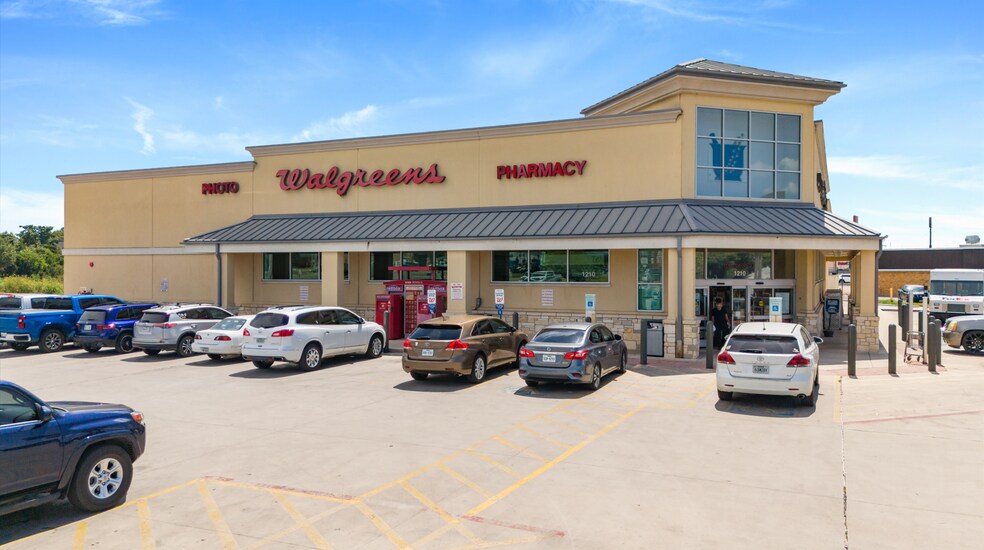 More Photos Of 1210 Business Interstate 35 hwy, New Braunfels Drugstore For Sale