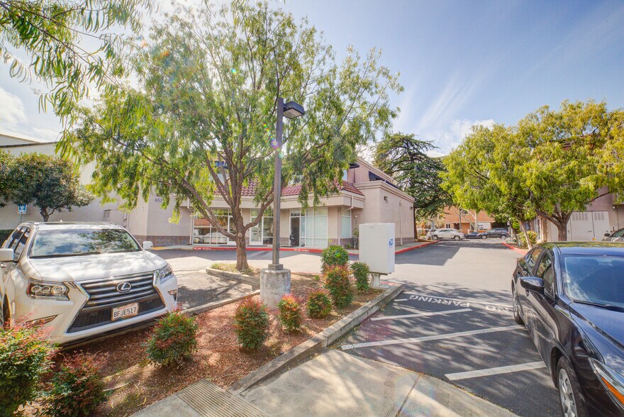 More Photos Of 656 N Santa Cruz Ave, Los Gatos Storefront Retail Residential For Sale