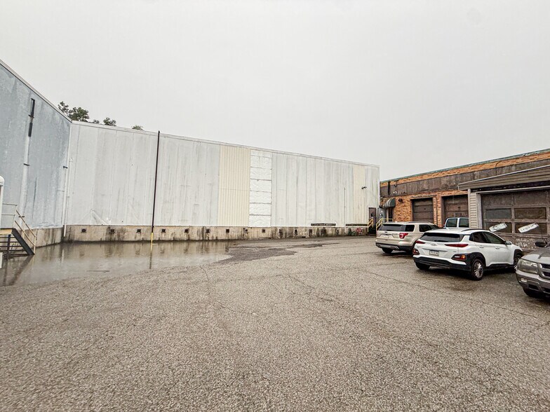 More Photos Of 1 Sexton Rd, McKees Rocks Warehouse For Sale