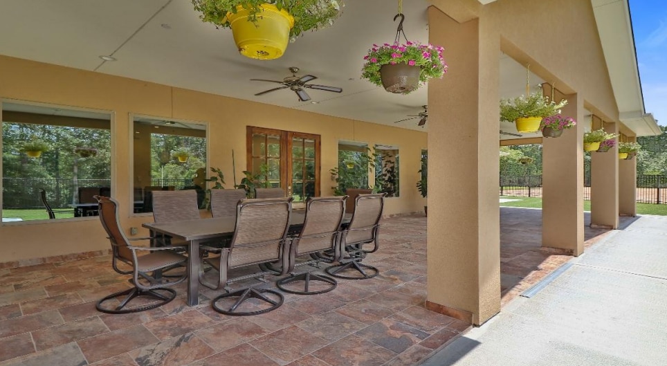 More Photos Of 196 Camelot St, Conroe Assisted Living For Sale