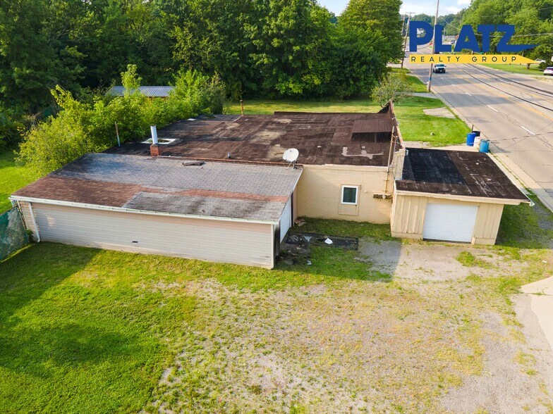 More Photos Of 110 N Canfield Niles Rd, Youngstown Auto Repair For Sale