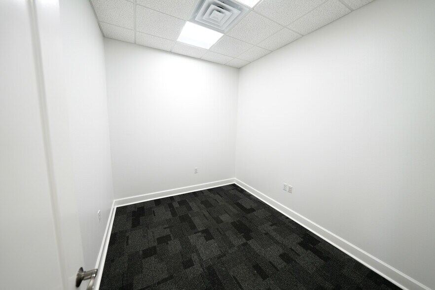More Photos Of 2009 Longwood Lake Mary Rd, Longwood Medical For Lease