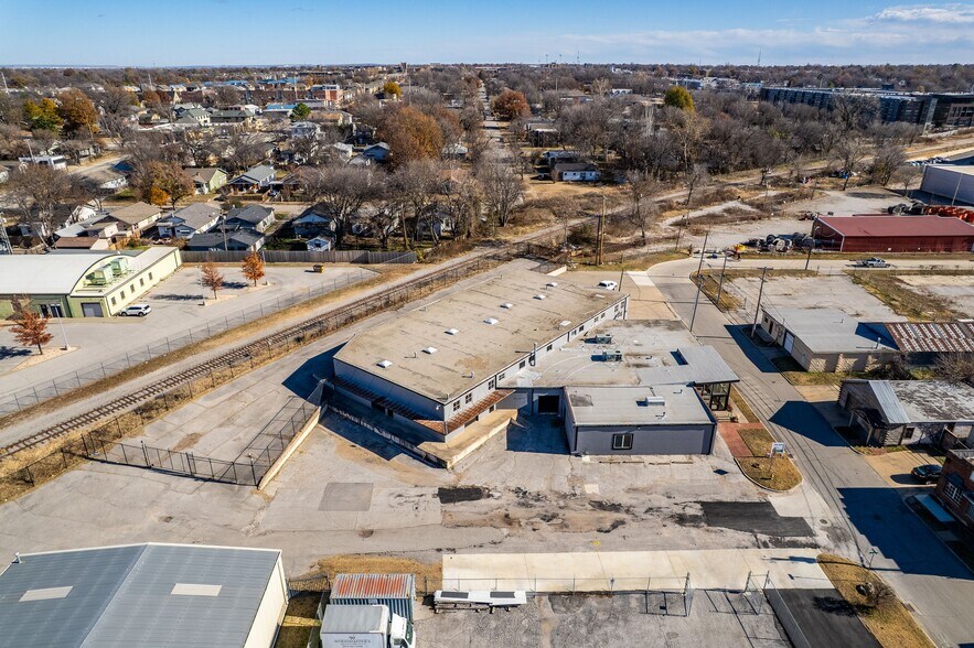 More Photos Of 2005 E 7th Pl, Tulsa Warehouse For Lease