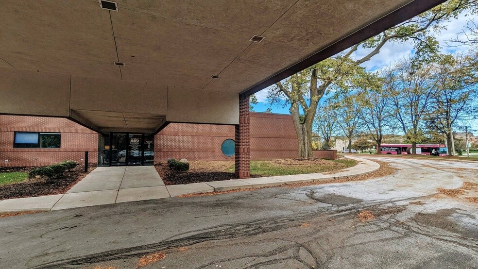 More Photos Of 2520 Lake Ave, Fort Wayne Medical For Sale