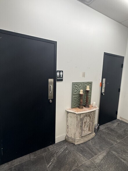 More Photos Of 1012 S 14th St, Leesburg Freestanding For Lease