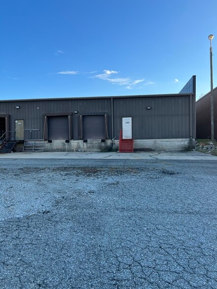 More Photos Of 641 Mcway Dr, High Point Flex For Lease