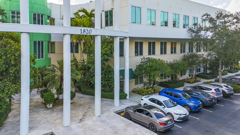 Primary Photo Of 1820 N Corporate Lakes Blvd, Weston Loft Creative Space For Lease