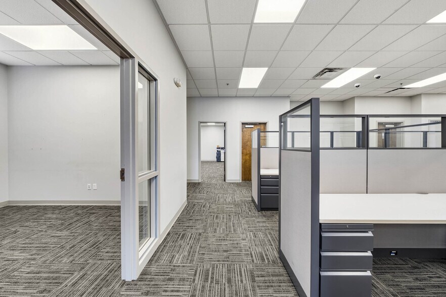 More Photos Of 4689 Industry Dr, Medford Distribution For Lease