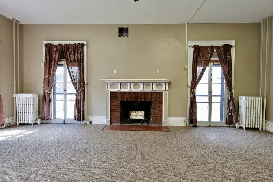 More Photos Of 72 Main St, Delhi Office Residential For Sale