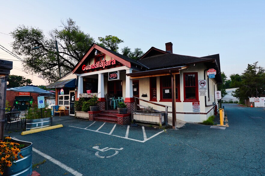 More Photos Of 2206 Fontaine Ave, Charlottesville Restaurant For Lease