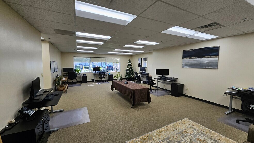 More Photos Of 211 E Parkwood Ave, Friendswood Office For Sale