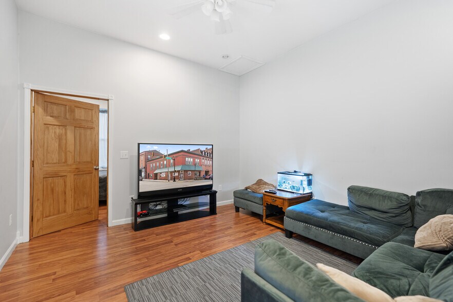 More Photos Of 200-202 W Main St, Monongahela Storefront Retail Residential For Sale