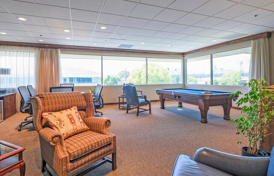 More Photos Of 1155 Eugenia Pl, Carpinteria Office For Lease