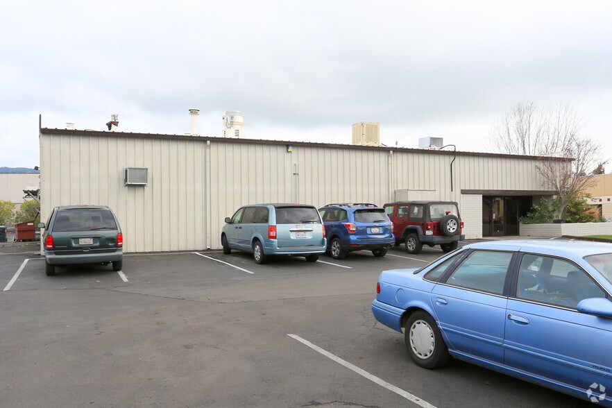 More Photos Of 912 Enterprise Way, Napa Warehouse For Lease