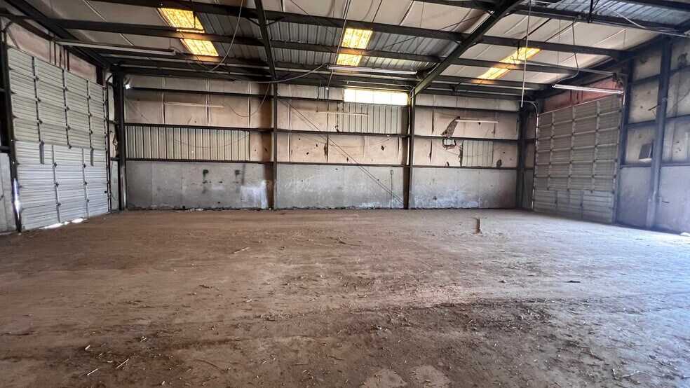 More Photos Of 3419 E Broadway Ave, North Little Rock Service For Lease