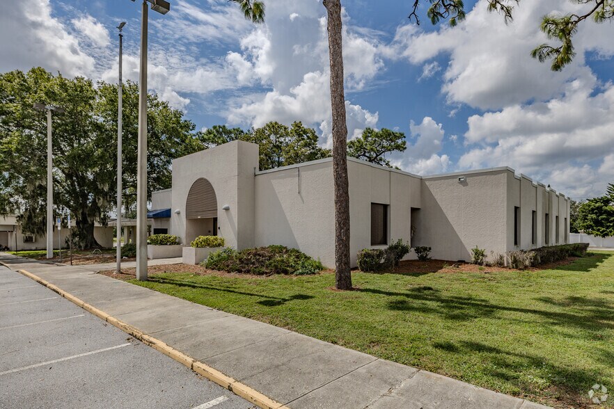Primary Photo Of 2123 US Hwy 19, Holiday Bank For Lease
