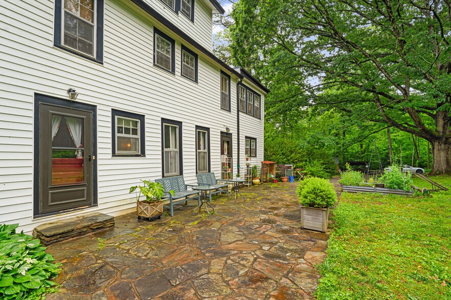 More Photos Of 1186 Old Us Hwy 70 W, Black Mountain Hospitality For Sale